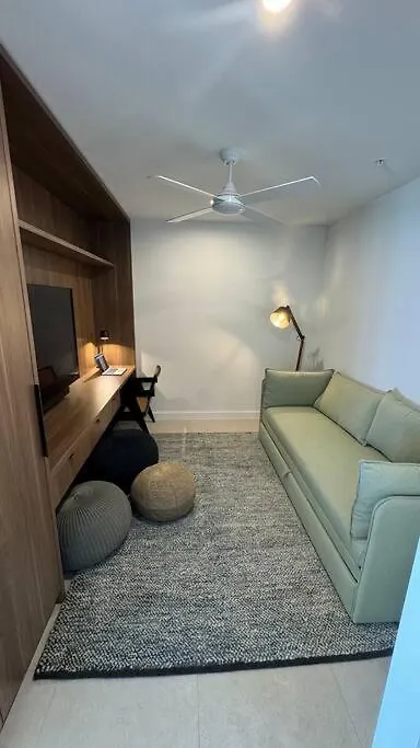 Apartment In Palm Beach Gold Coast 0*,