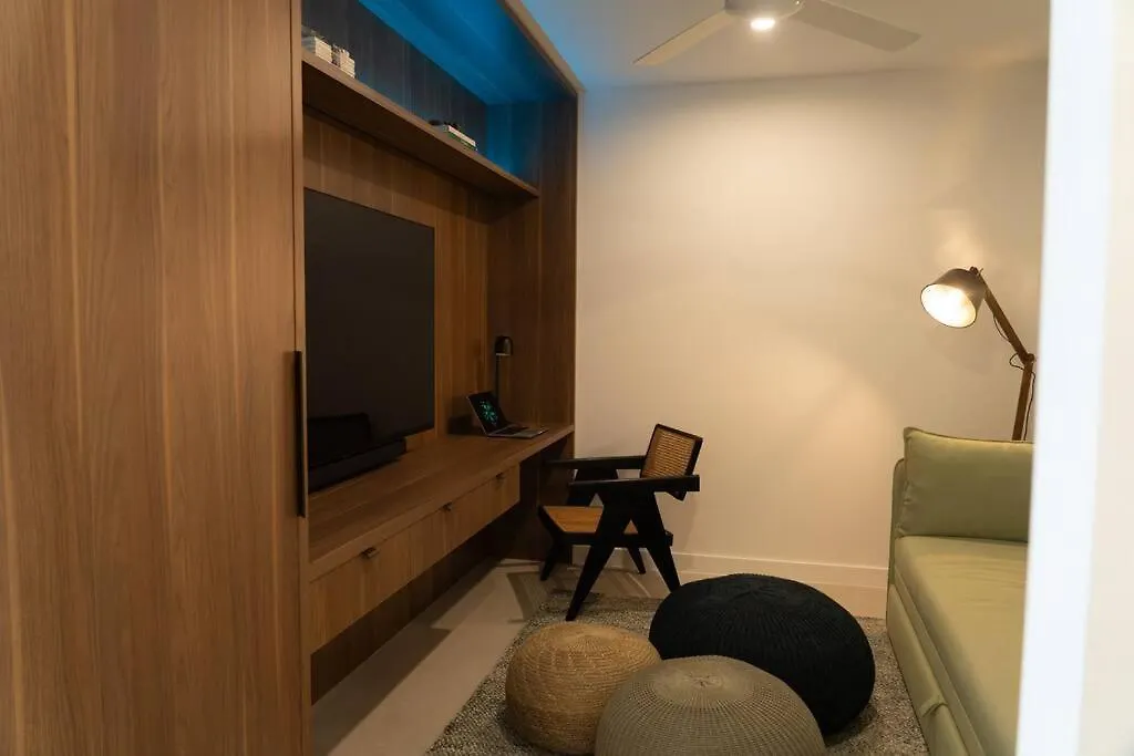 Apartment In Palm Beach Gold Coast 0*,